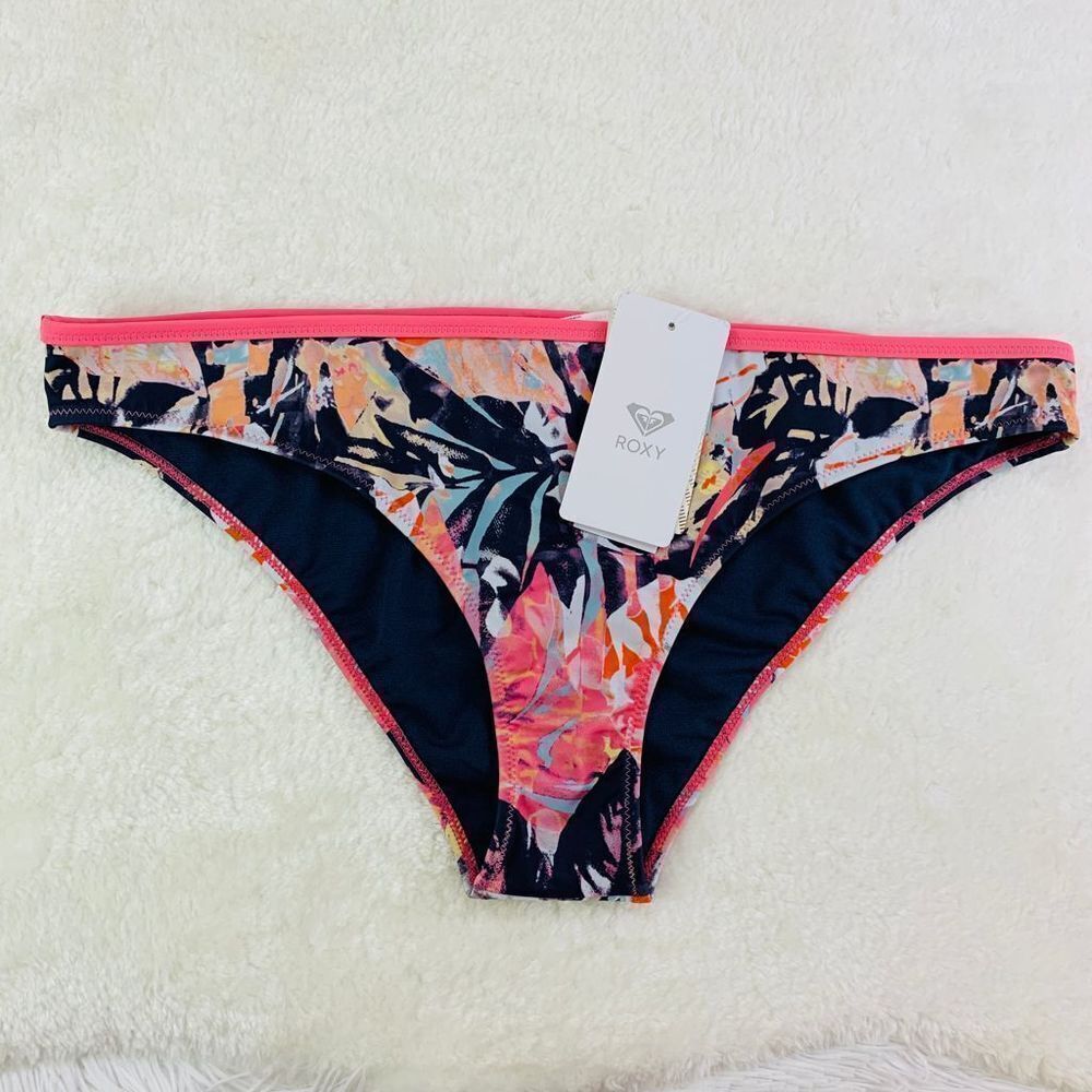 Roxy Fitness Regular Bikini Bottoms in a vibrant bright Tropical palm print pink